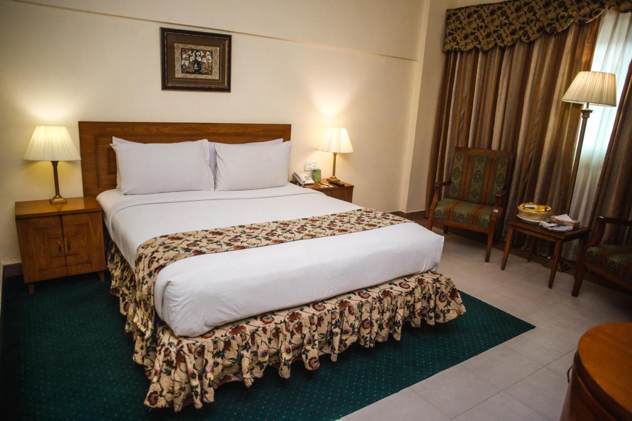 Hotel Mehran Karacsi Kültér fotó