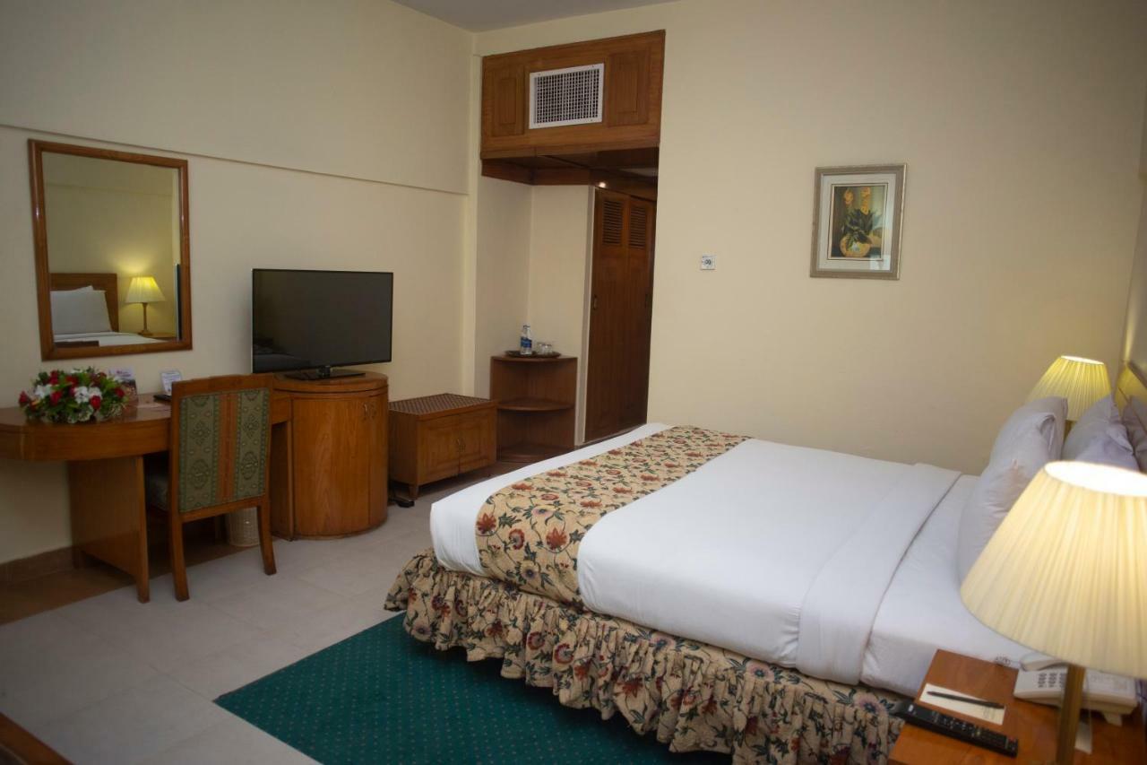 Hotel Mehran Karacsi Kültér fotó
